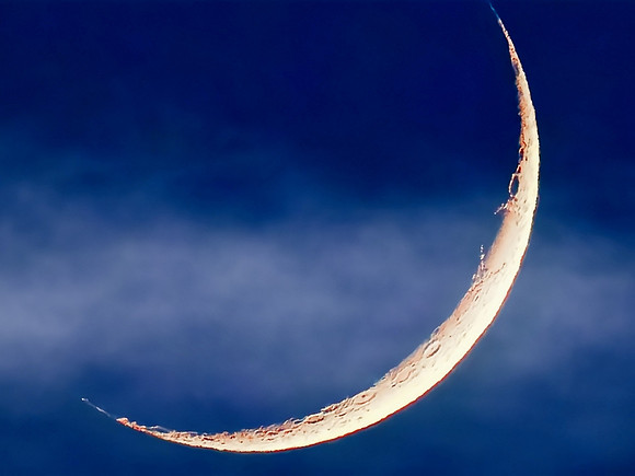 May Crescent 2026 1