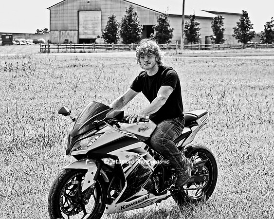 Liam Harvey Senior Photos 12