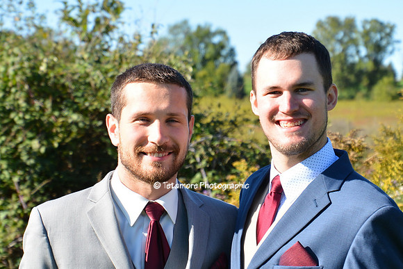 Jenna and Zach 1005-2019_LT_015_resize