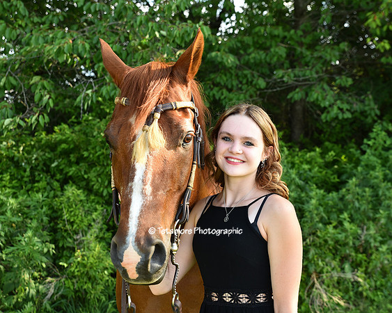 Seaira Aceto Senior Photos 19