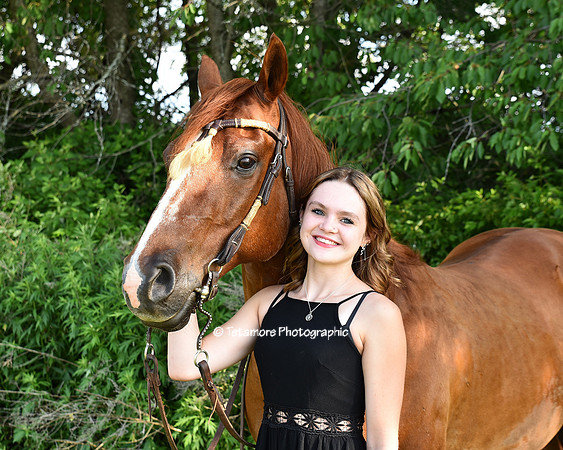Seaira Aceto Senior Photos 16
