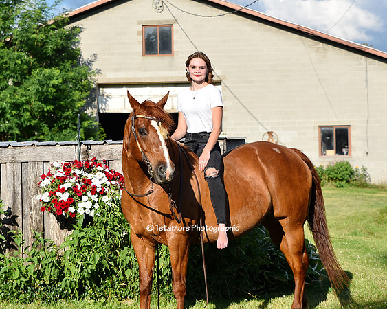 Seaira Aceto Senior Photos 36